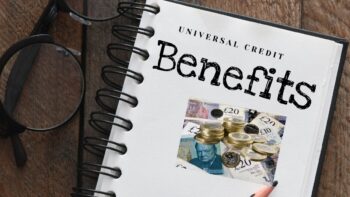 What loans can I avail of while on Universal Credit online Explain