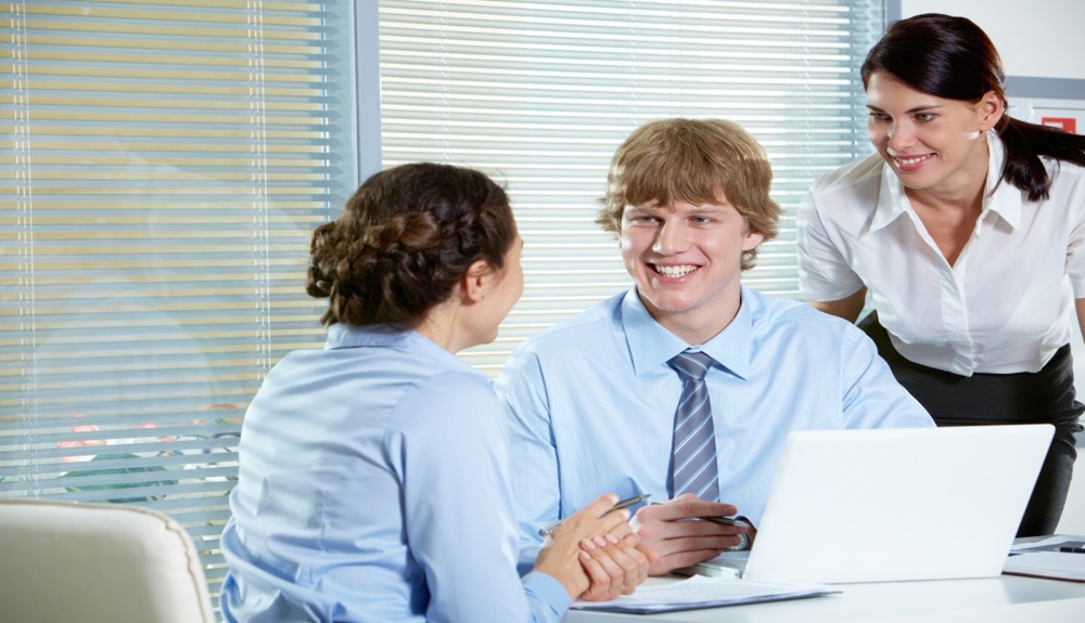 lenders talking with borrower about bad credit report